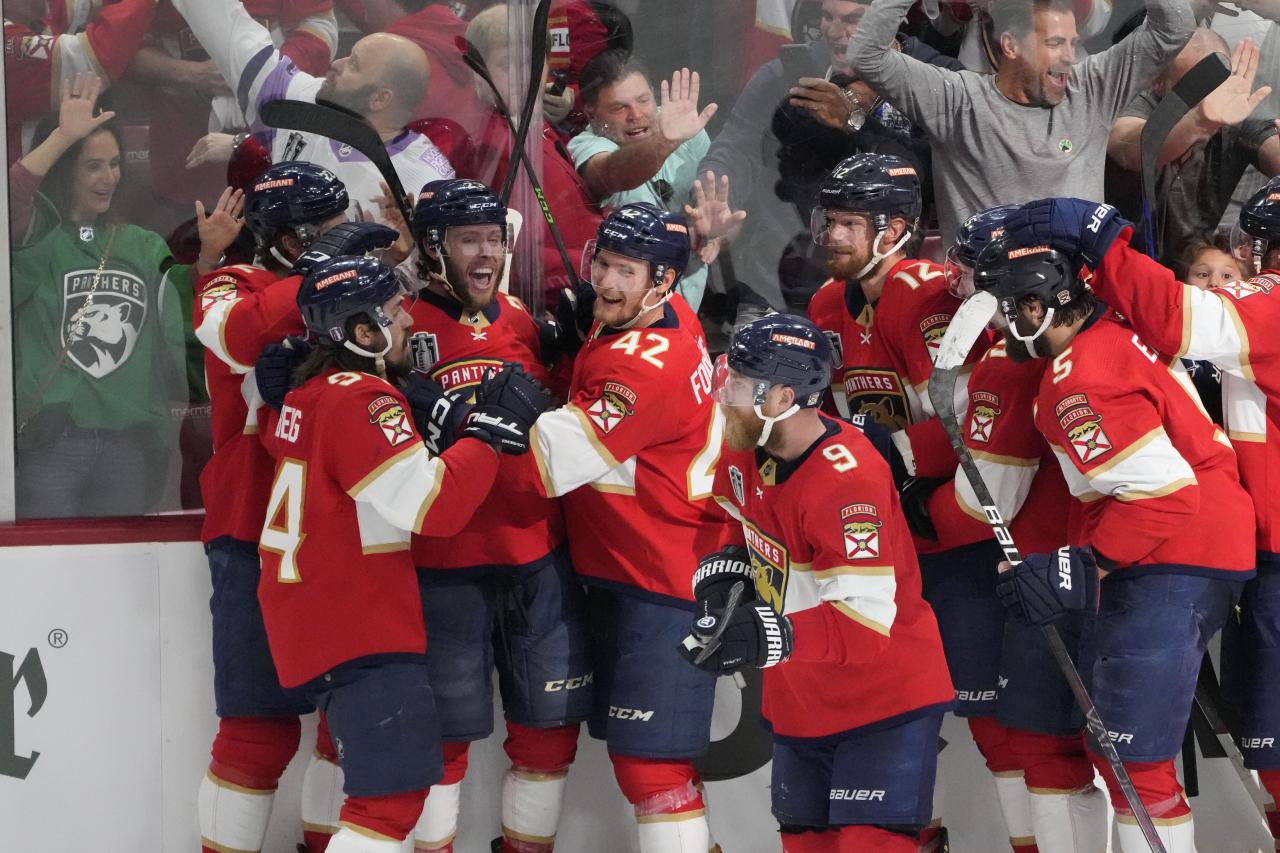 Panthers beat Golden Knights in Stanley Cup Final Game 3
