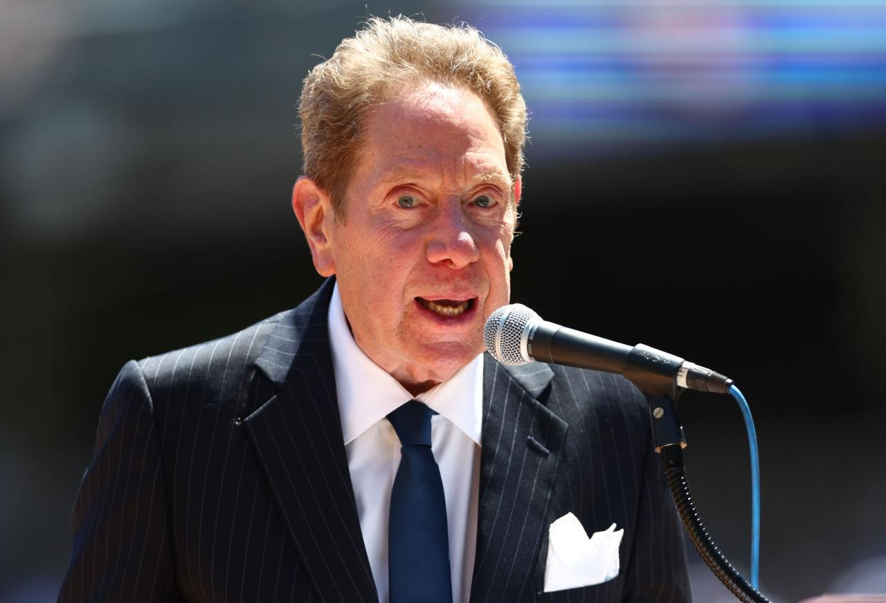 John Sterling gets struck by foul ball during Yankees broadcast