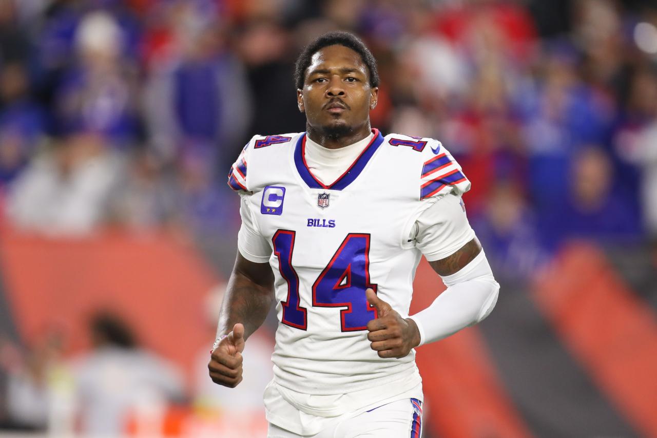 Stefon Diggs, Bills at odds over minicamp no-show